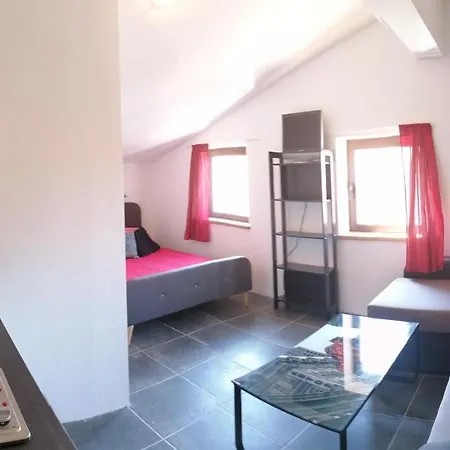 Gracia Apartment