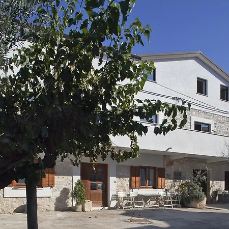 Gracia Apartment