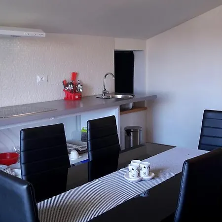 Gracia Apartment