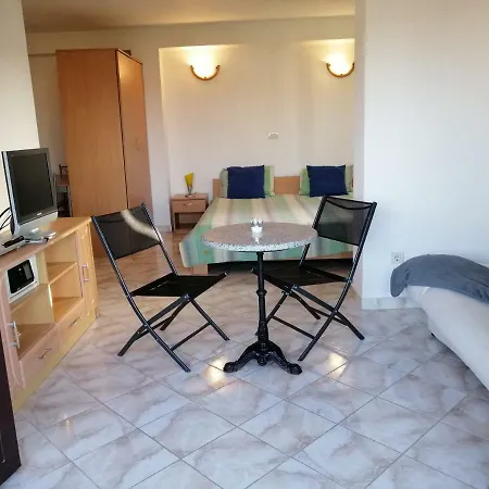 Gracia Apartment